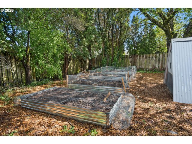 584 Se 12TH Ave, Hillsboro, OR 97123