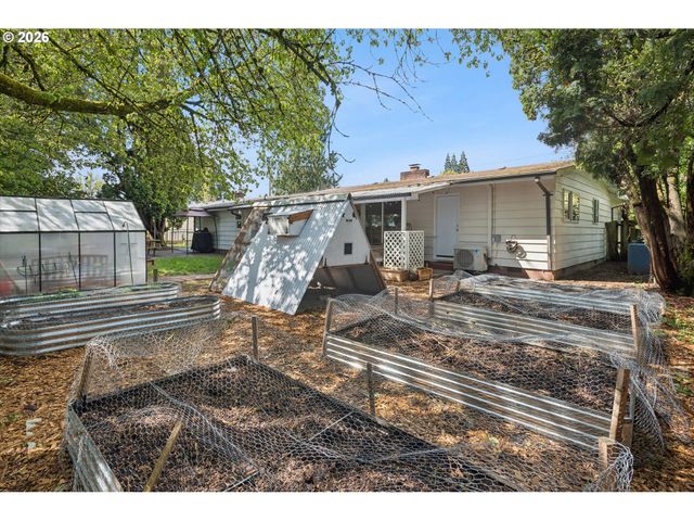 584 Se 12TH Ave, Hillsboro, OR 97123