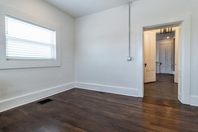 305 Main St Apt 1, Clarksville, TN 37040