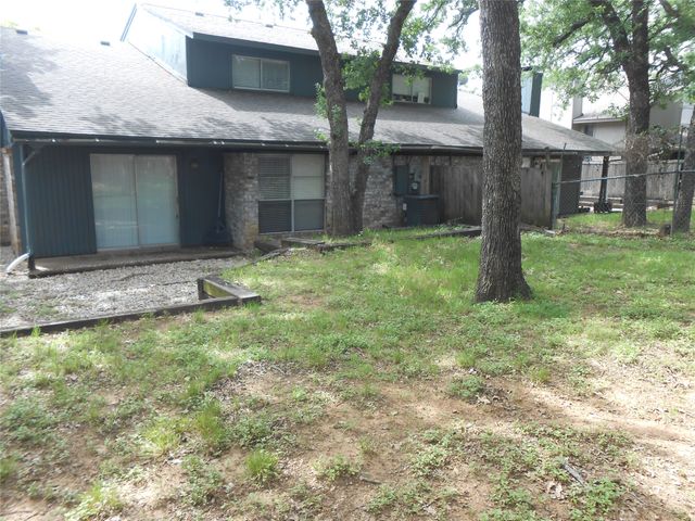 1920 Crooked Lane, Fort Worth, TX 76112