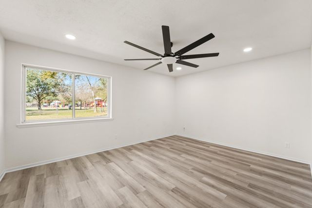 13102 Maxim Drive, Houston, TX 77065