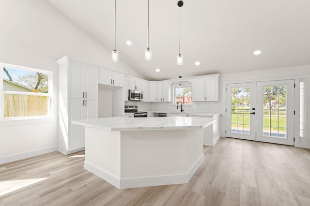 13102 Maxim Drive, Houston, TX 77065