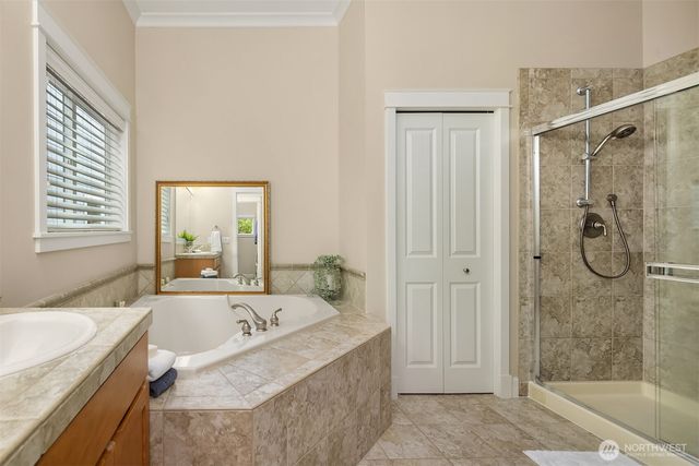 2695 20th Avenue NE, Issaquah, WA 98029