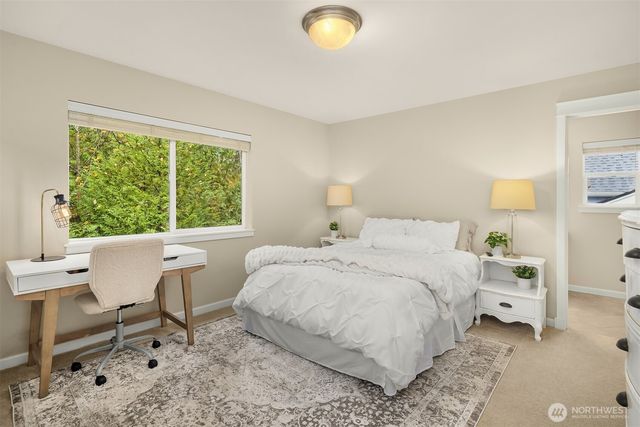 2695 20th Avenue NE, Issaquah, WA 98029