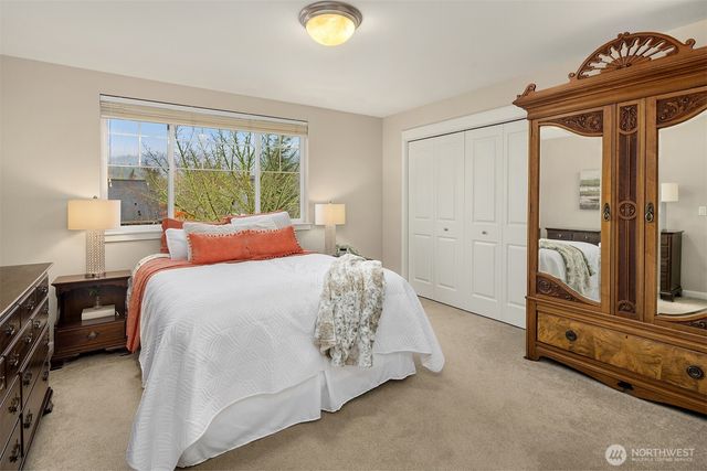 2695 20th Avenue NE, Issaquah, WA 98029