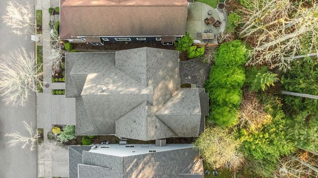 2695 20th Avenue NE, Issaquah, WA 98029