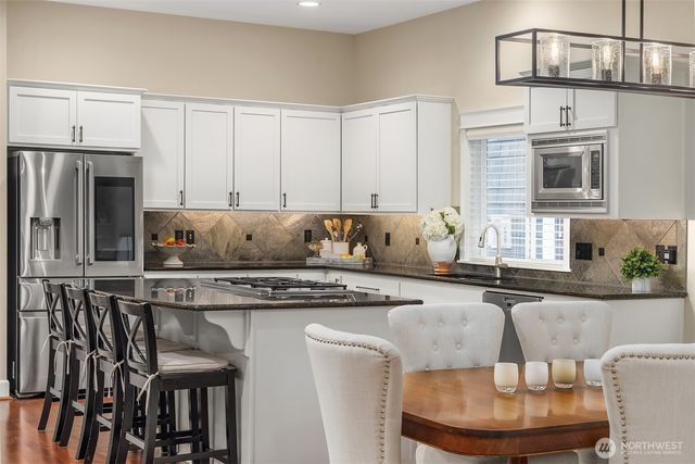 2695 20th Avenue NE, Issaquah, WA 98029