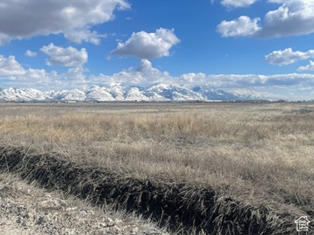 5899 W 4000 N, Corinne, UT 84307