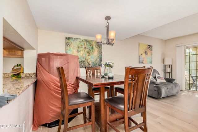 815 E GROVERS Avenue 25, Phoenix, AZ 85022