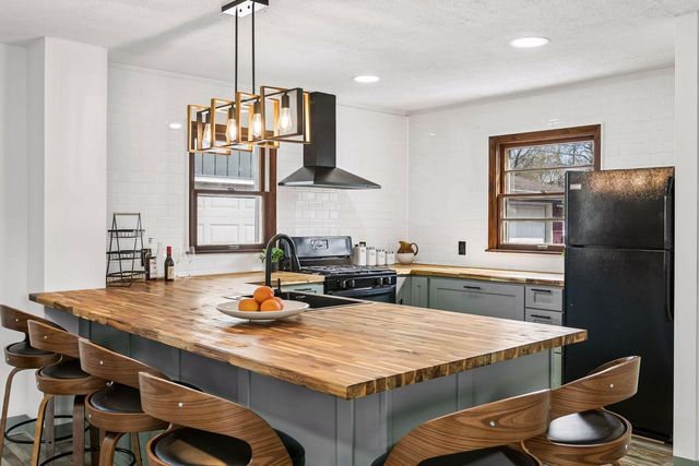 8427 Elliot Avenue S, Bloomington, MN 55420