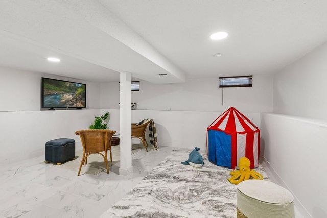 8427 Elliot Avenue S, Bloomington, MN 55420