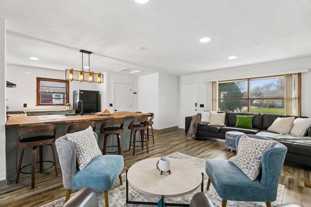 8427 Elliot Avenue S, Bloomington, MN 55420