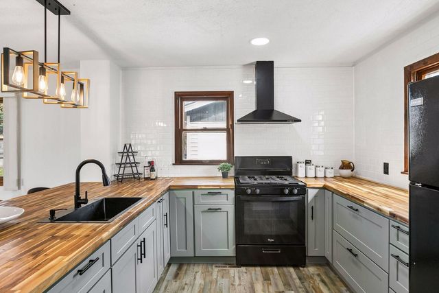 8427 Elliot Avenue S, Bloomington, MN 55420