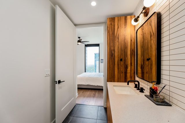 84 N East Ave 3708, Austin, TX 78701