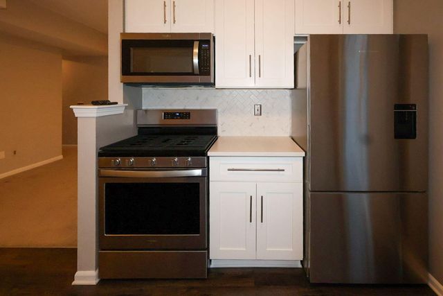 39194 Brookfield Drive, Westland, MI 48185