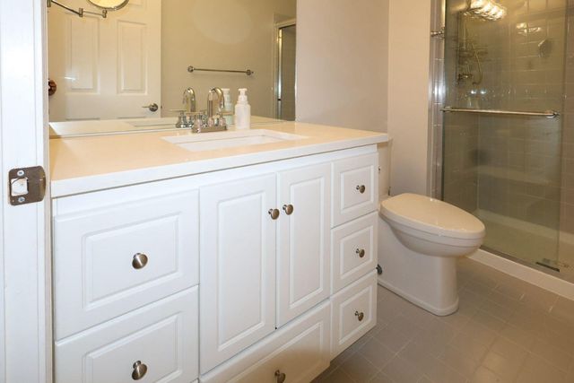 39194 Brookfield Drive, Westland, MI 48185