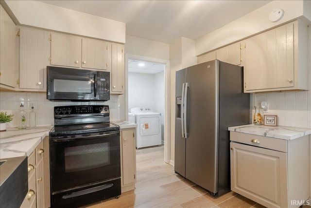 624 Forest Park Drive, Newburgh, IN 47630