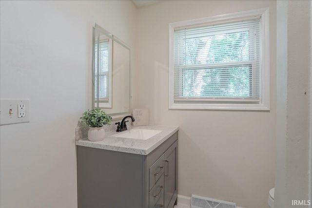 624 Forest Park Drive, Newburgh, IN 47630
