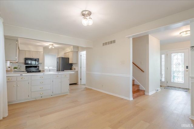 624 Forest Park Drive, Newburgh, IN 47630