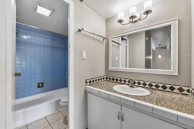 4801 E 9th Avenue 204S, Denver, CO 80220