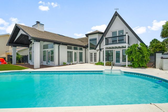 405 Wahoo Road, Panama City Beach, FL 32408