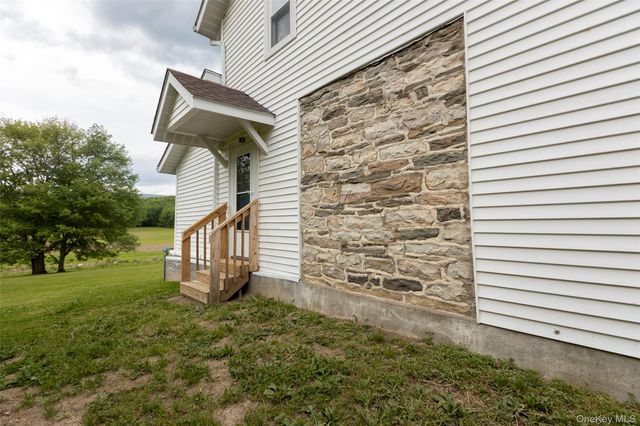 4 Low Road, Wallkill, NY 12589