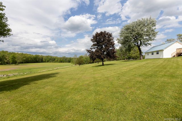 4 Low Road, Wallkill, NY 12589