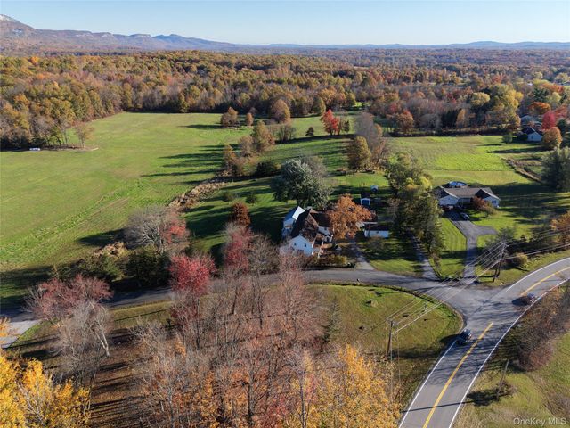 4 Low Road, Wallkill, NY 12589
