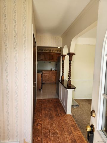 14197 Woodside Street, Livonia, MI 48154