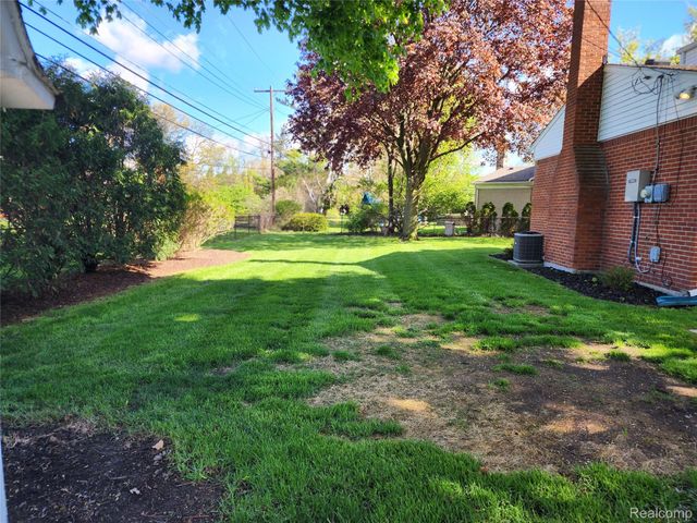 14197 Woodside Street, Livonia, MI 48154
