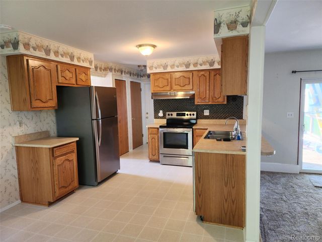 14197 Woodside Street, Livonia, MI 48154