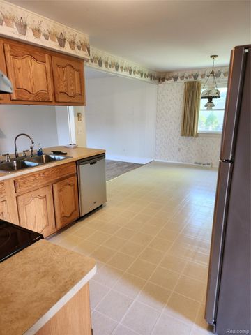 14197 Woodside Street, Livonia, MI 48154