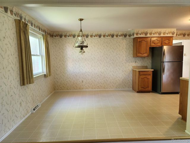 14197 Woodside Street, Livonia, MI 48154
