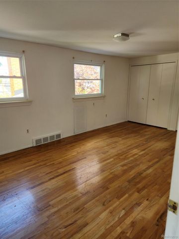 14197 Woodside Street, Livonia, MI 48154