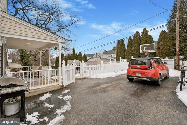 114 EARLINGTON RD, Havertown, PA 19083