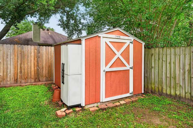 19502 Gladewater Drive, Tomball, TX 77375