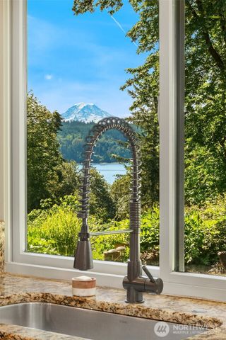 10801 SW 238th Street, Vashon, WA 98070