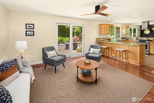 10801 SW 238th Street, Vashon, WA 98070