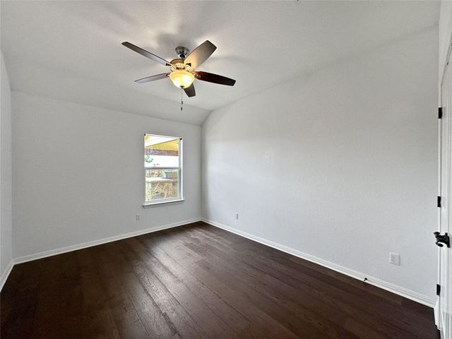 201 Arrezo LN, Georgetown, TX 78628