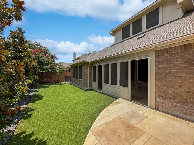 201 Arrezo LN, Georgetown, TX 78628