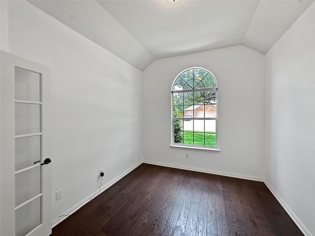 201 Arrezo LN, Georgetown, TX 78628