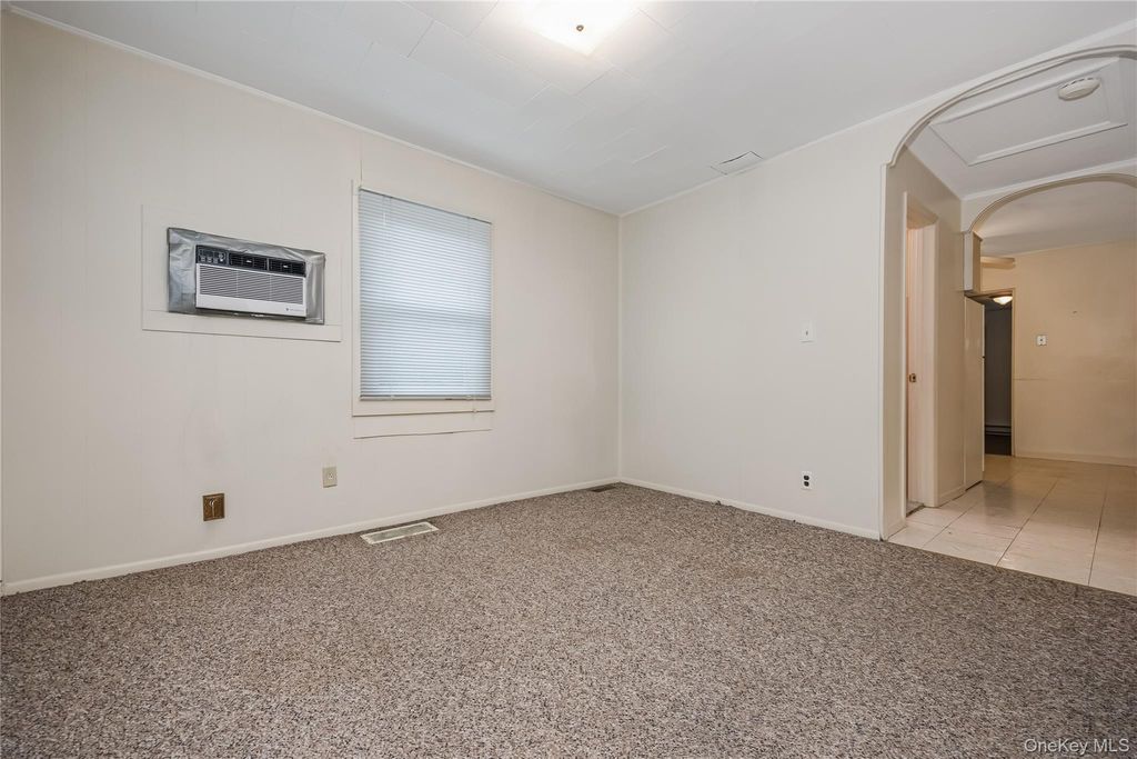 8532 262nd Street, Floral Park, NY 11001 — photo 5