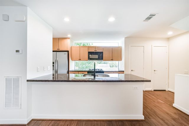 2905 Sherman Street C, Houston, TX 77003