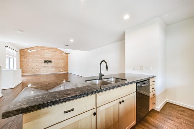 2905 Sherman Street C, Houston, TX 77003