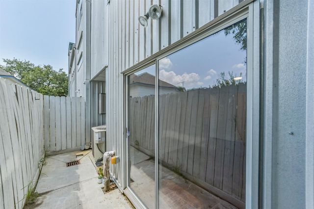 2905 Sherman Street C, Houston, TX 77003
