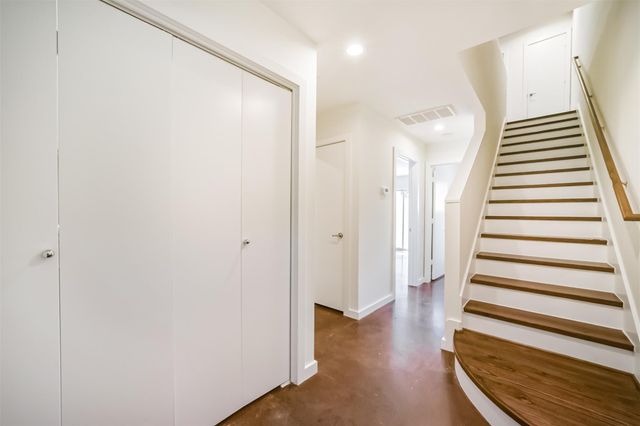 2905 Sherman Street C, Houston, TX 77003