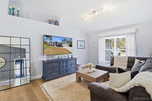 5465 N Rosedale Circle, Beverly Hills, FL 34465