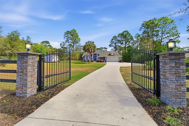 5465 N Rosedale Circle, Beverly Hills, FL 34465