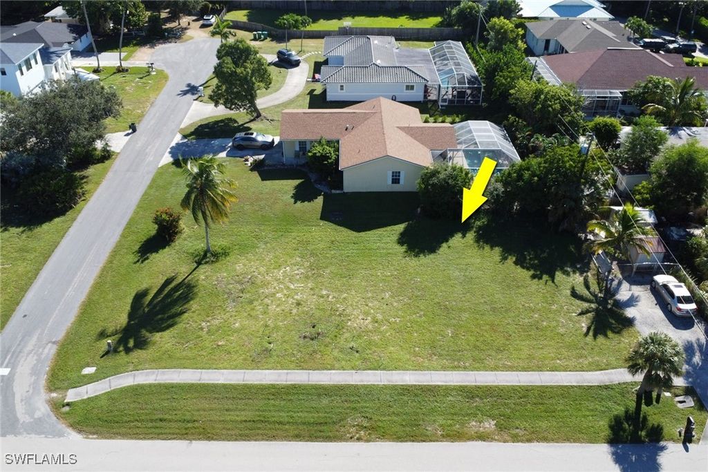 245 Quail DR, Marco Island, FL 34145