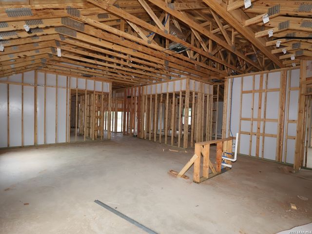 112 Greeley Drive, Floresville, TX 78114